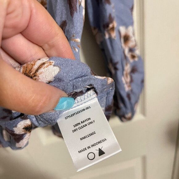 Lush Womens Blue Floral Faux Knot Cold Shoulder Surplus Vneck Blouse Medium - Picture 5 of 6